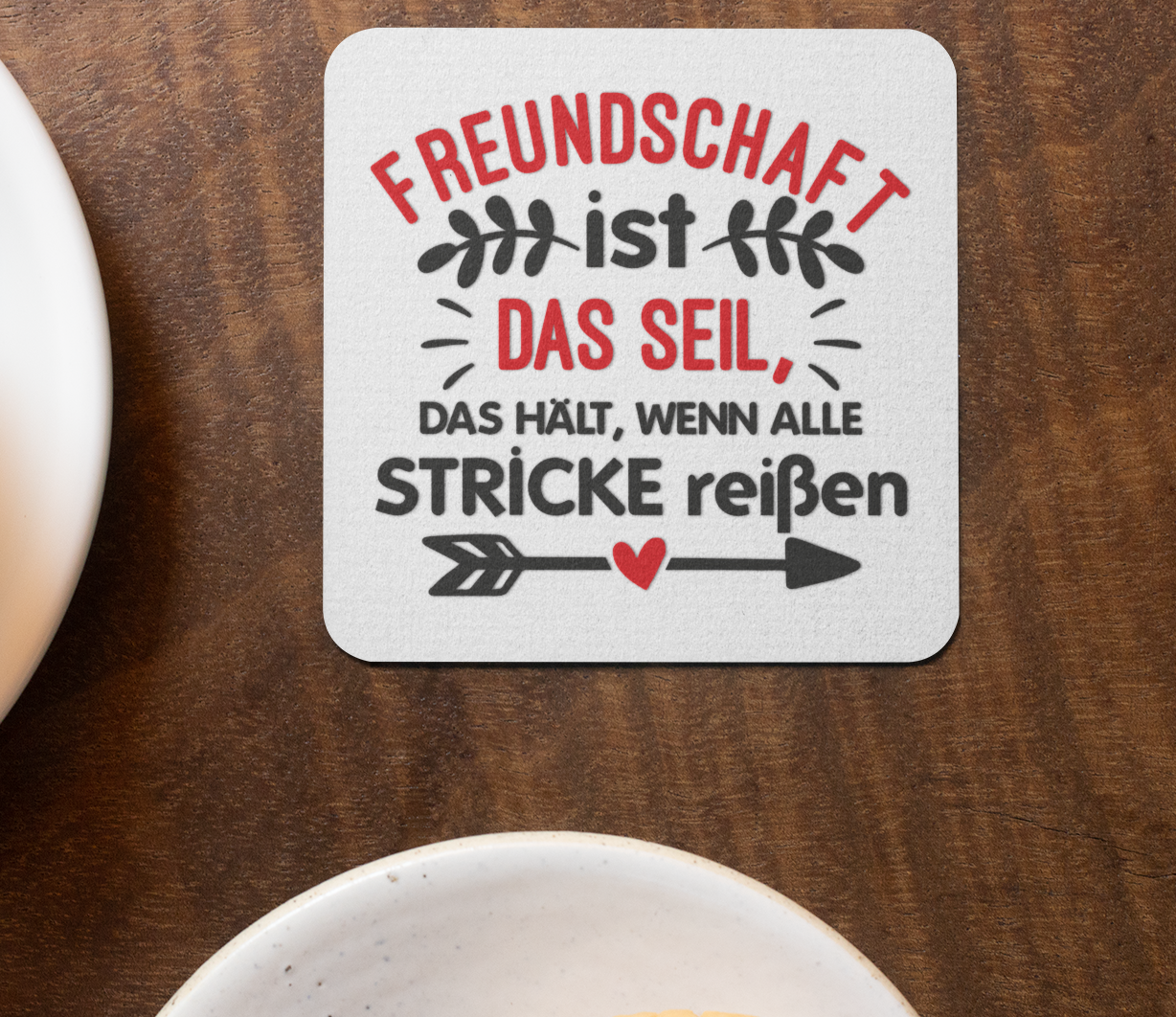 Preview: Schwarzweiße oder weiße Tasse "Freundschaft ist das Seil, das hält, wenn alle Stricke reißen"