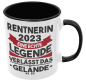 Preview: Schwarzweiße oder weiße Tasse "Rentner / Rentnerin 2023, eine echte Legende verlässt das Gelände", beidseitig bedruckt
