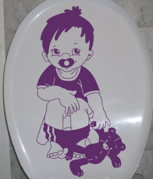 Wandtattoo Junge auf dem Töpfchen