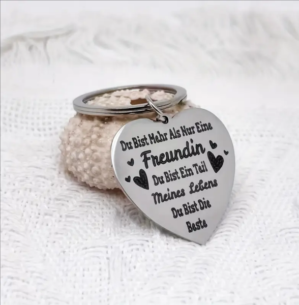 Herz Metall Schlüsselanhänger mit Gravur "Du bist mehr als eine Freundin, du bist ein Teil meines Lebens..."